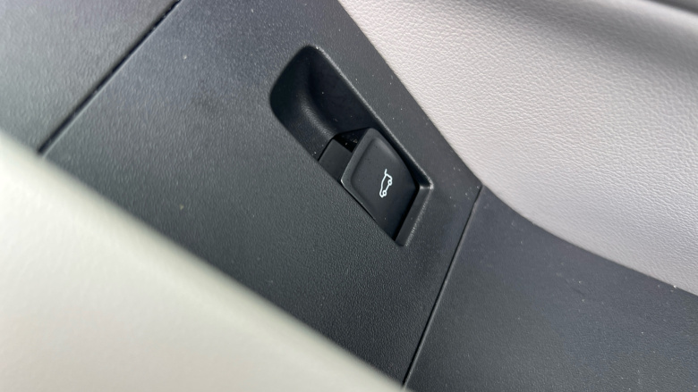 Ford Capri 210kW Premium 77kWh 5dr Auto Electric Estate